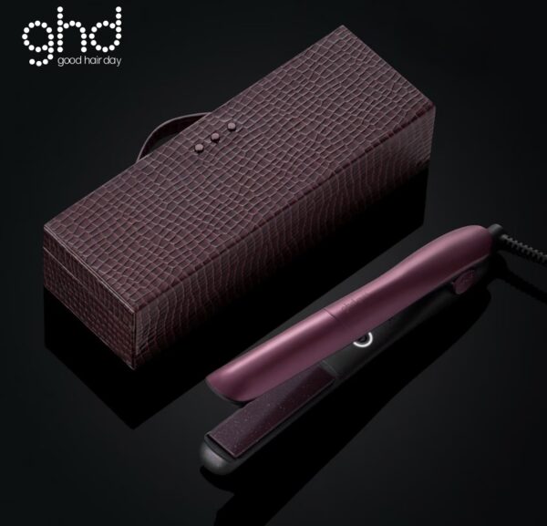 ΝΕΑ ΠΡΕΣΑ ΜΑΛΛΙΩΝ GHD GOLD® ΣΕ CHERRY CHIC